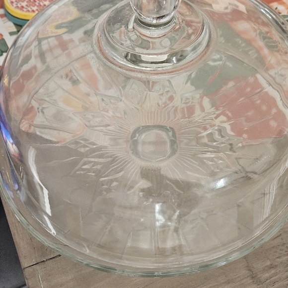 Glass Cake Stand with Dome Lid - Picture 3 of 3
